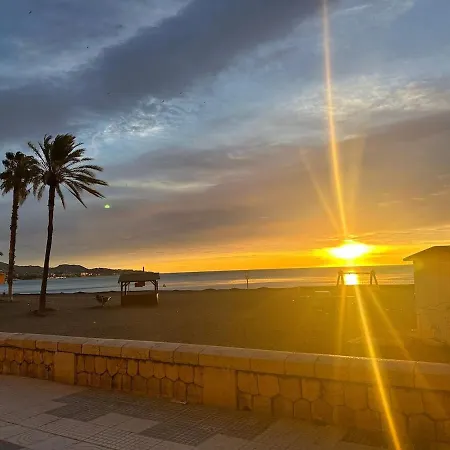 Live Your Dream Life In *