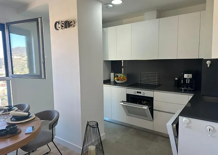 Live Your Dream Life In شقة *